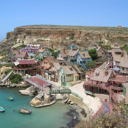 Seafront Apartment With Pool San Pawl il-Baħar Eksteriør billede