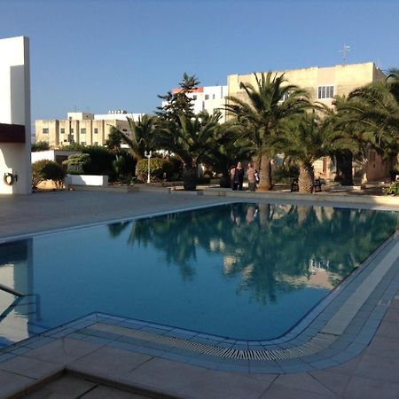 Seafront Apartment With Pool San Pawl il-Baħar Eksteriør billede