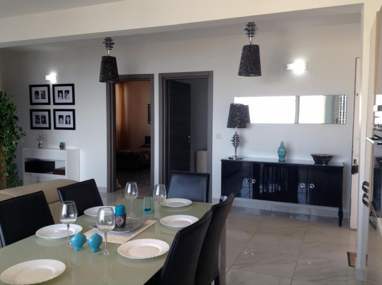 Seafront Apartment With Pool San Pawl il-Baħar Eksteriør billede