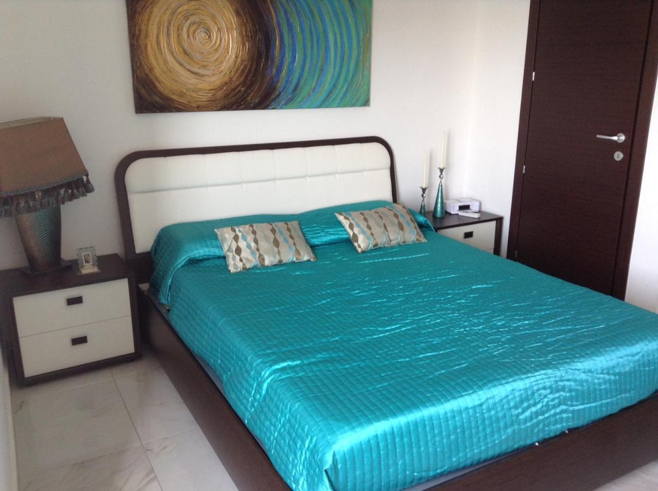 Seafront Apartment With Pool San Pawl il-Baħar Eksteriør billede