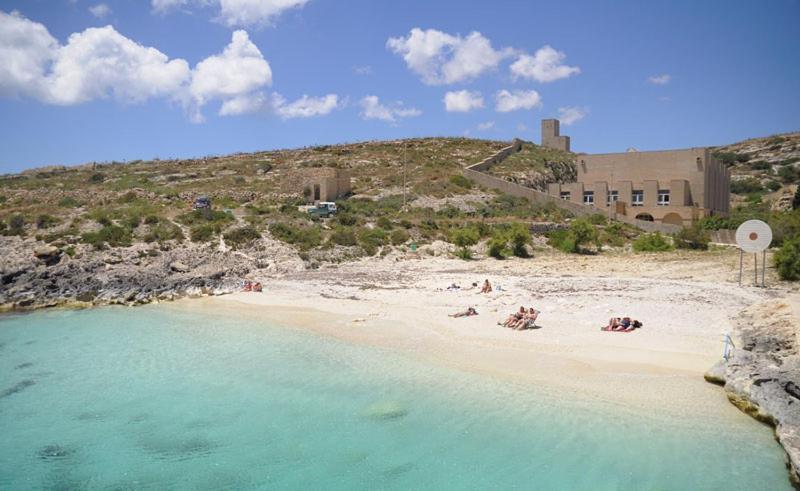 Seafront Apartment With Pool San Pawl il-Baħar Eksteriør billede