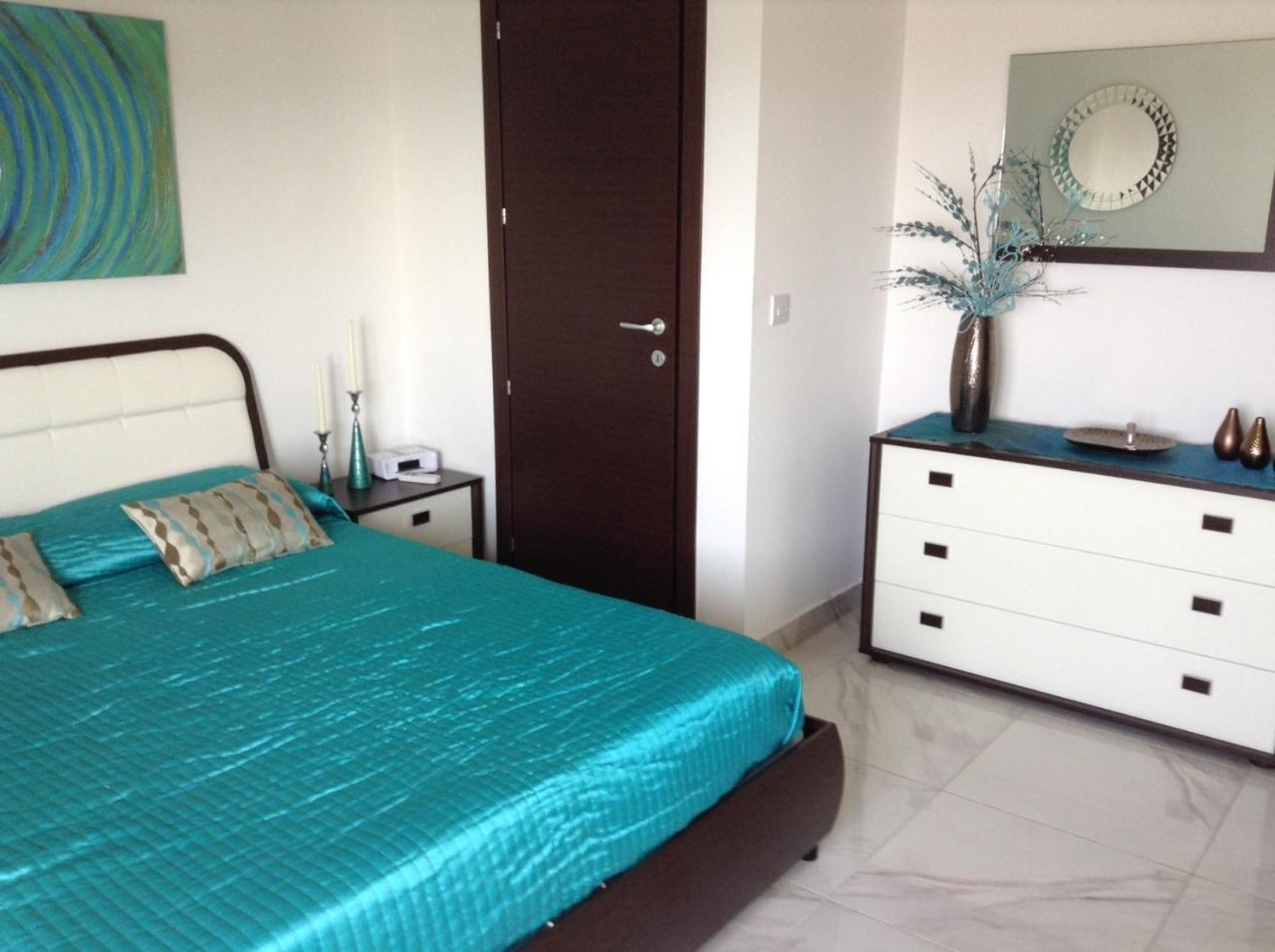 Seafront Apartment With Pool San Pawl il-Baħar Eksteriør billede