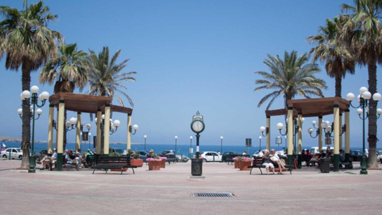 Seafront Apartment With Pool San Pawl il-Baħar Eksteriør billede