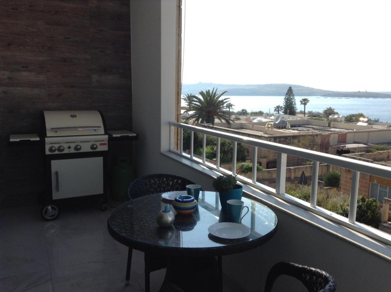 Seafront Apartment With Pool San Pawl il-Baħar Eksteriør billede